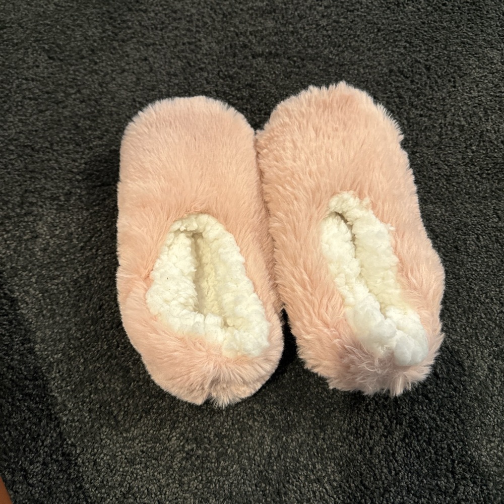 Cozy Pink Fuzzy Slippers S/M
